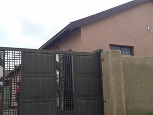 2 Bed Apartment in Clayville
