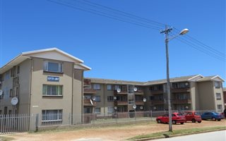 2 Bedroom Apartment in Newton Park