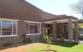 3 Bedroom House in Flora Park