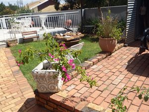 1 Bedroom Garden Cottage in Valeriedene