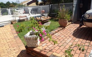 1 Bedroom Garden Cottage in Northcliff