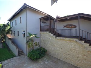 4 Bedroom House in Sheffield Beach