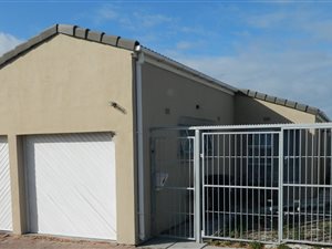 3 Bed House in Strandfontein