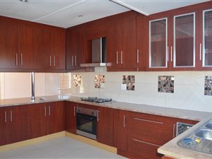 4 Bed Flat in Komani Park