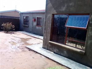 2 Bed House in Tsakane