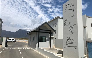 1 Bedroom Apartment in Klein Parys