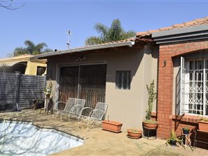 2 Bed House in Eloffsdal