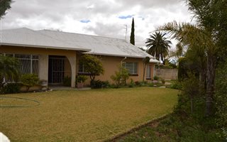 4 Bedroom House in Dagbreek