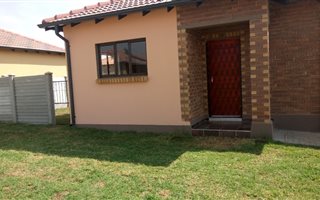 3 Bedroom Townhouse in Waterval East