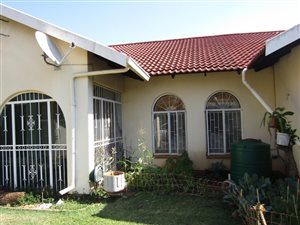 2 Bed House in Mookgophong (Naboomspruit)