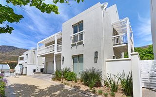 3 Bedroom House in Steenberg