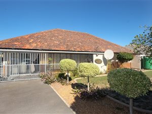 4 Bed House in Chrismar