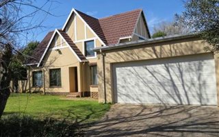3 Bedroom House in Country View