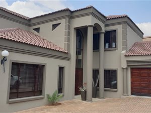 4 Bed House in Ruimsig
