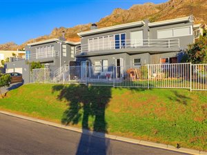 6 Bed House in Mountainside