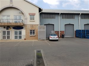 300 m² Industrial space in Linbro Park