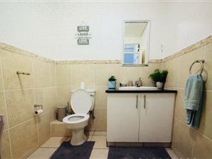 2 Bedroom Apartment in Desainagar