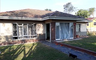 3 Bedroom House in Manors