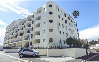 2 Bedroom Apartment in Strand South
