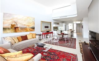 2 Bedroom Apartment in Melrose Estate