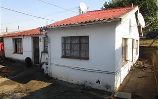 2 Bedroom House in KwaMashu
