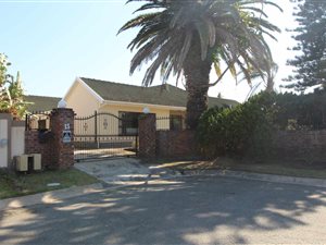 7 Bed House in Baysville