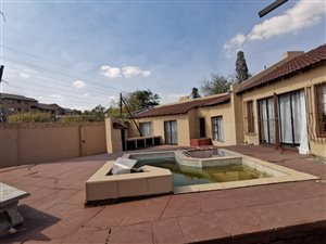 4 Bed House in Corlett Gardens