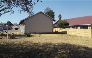 3 Bedroom House in Ridgeway