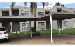 2 Bedroom Duplex in Weltevreden Park