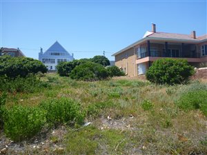 654 m² Land available in Franskraalstrand