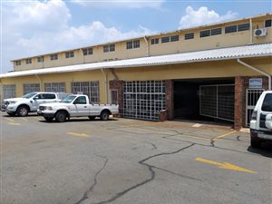 335 m² Industrial space in Industria North
