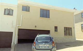 4 Bedroom Townhouse in Hartenbos Heuwels