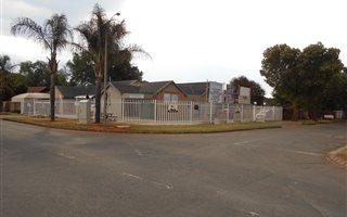 400 m² Commercial space in Parkrand