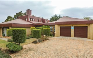 4 Bedroom House in Kragga Kamma