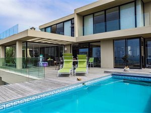 4 Bed House in Oubaai and surrounds