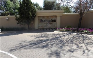 5 Bedroom House in Maroeladal