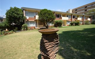 2 Bedroom Apartment in Parktown