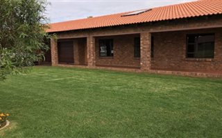 3 Bedroom Townhouse in Bredell AH