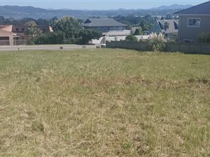 1000 m² Land available in Rexford