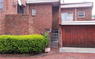 4 Bedroom House in Protea Park