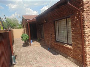 3 Bed Apartment in Quellerina