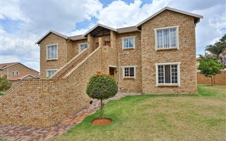 2 Bedroom Apartment in Strubens Valley