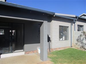 2 Bed Townhouse in Benoni North AH