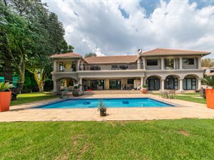 6 Bed House in Oaklands