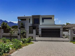 3 Bed House in Langerug