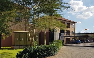2 Bedroom Apartment in Weltevreden Park