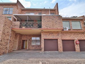 3 Bed Townhouse in La Montagne