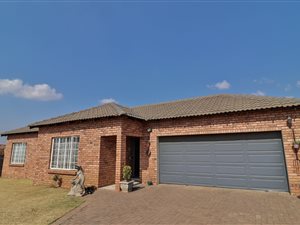 3 Bed House in Aerorand