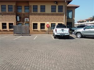 220 m² Office Space in Witbank Central