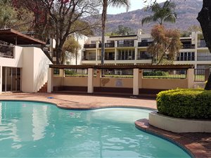 2 Bed Apartment in Kosmos